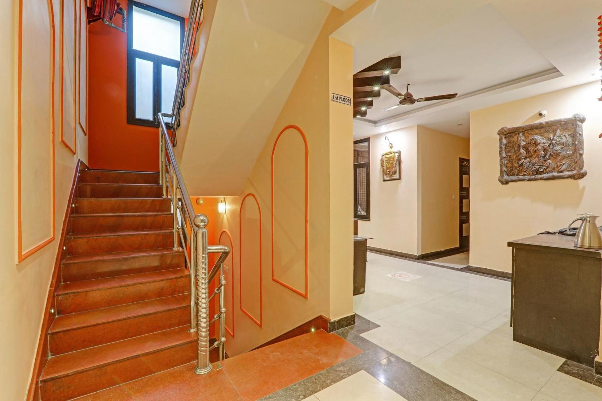 Super Capital O Townhouse Govinda Royal Hotel Kanpur Exterior photo