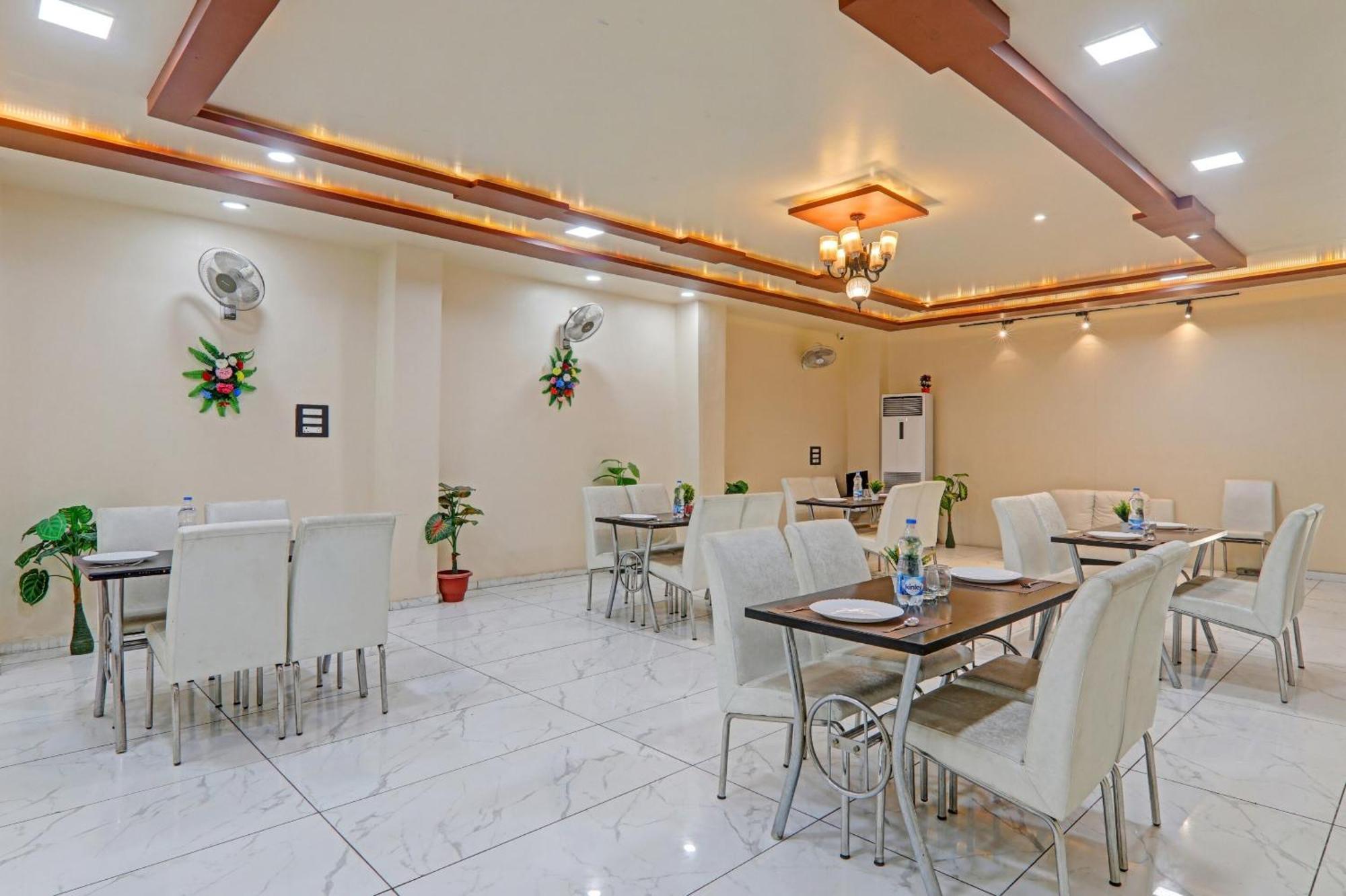 Super Capital O Townhouse Govinda Royal Hotel Kanpur Exterior photo