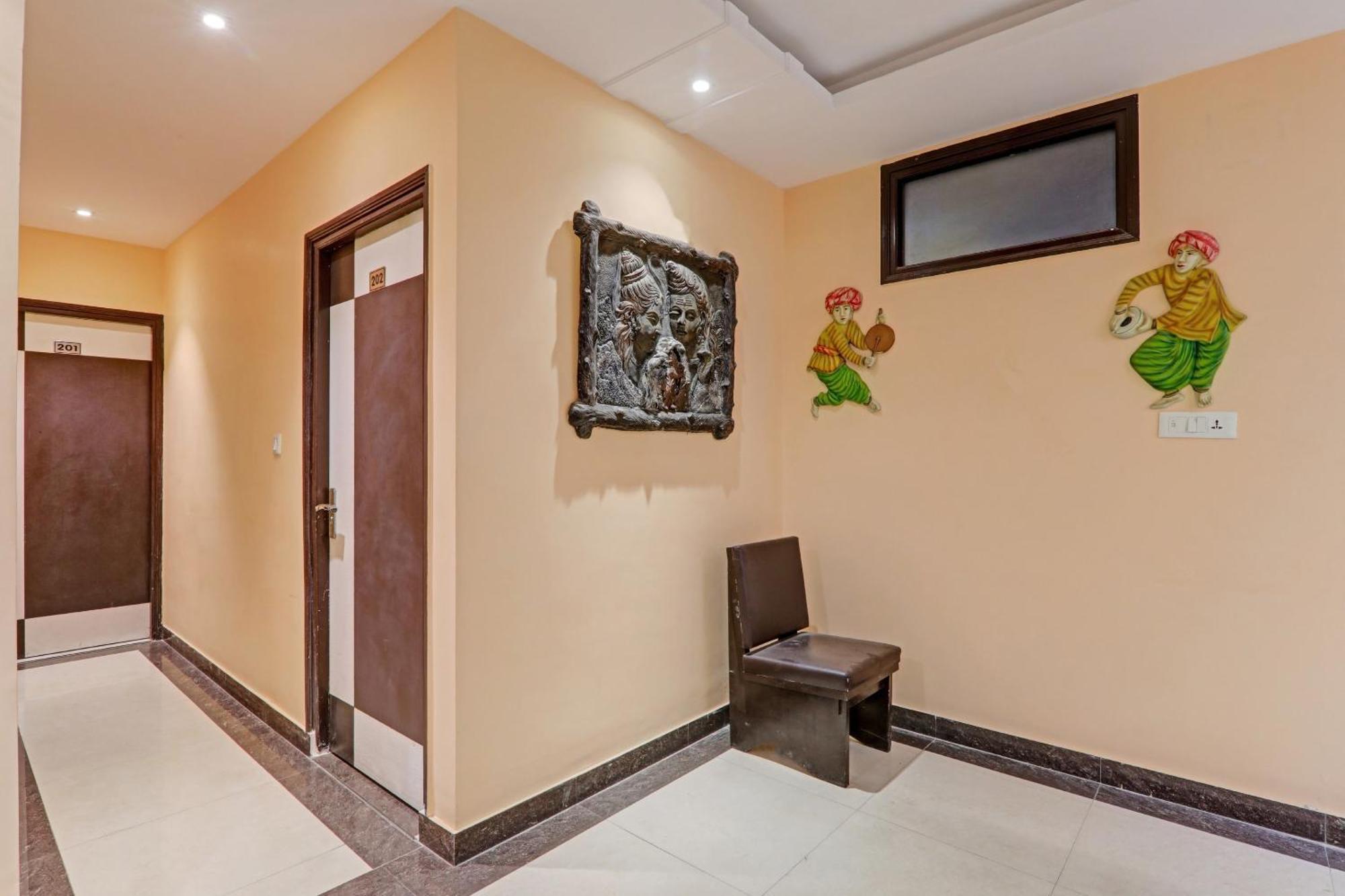 Super Capital O Townhouse Govinda Royal Hotel Kanpur Exterior photo