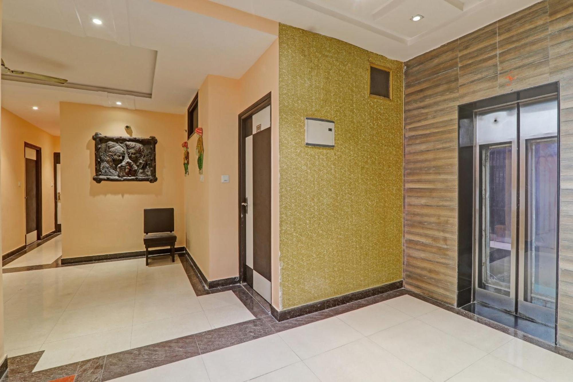 Super Capital O Townhouse Govinda Royal Hotel Kanpur Exterior photo