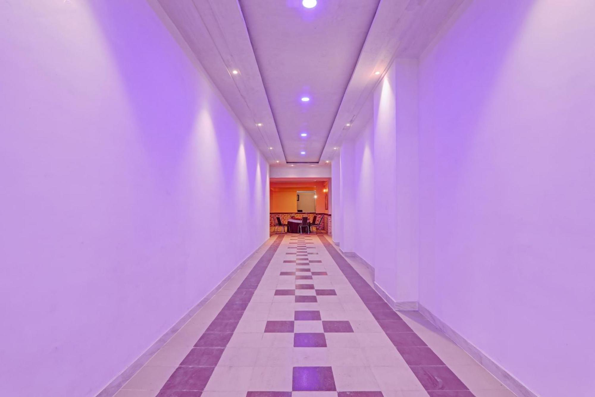 Super Capital O Townhouse Govinda Royal Hotel Kanpur Exterior photo