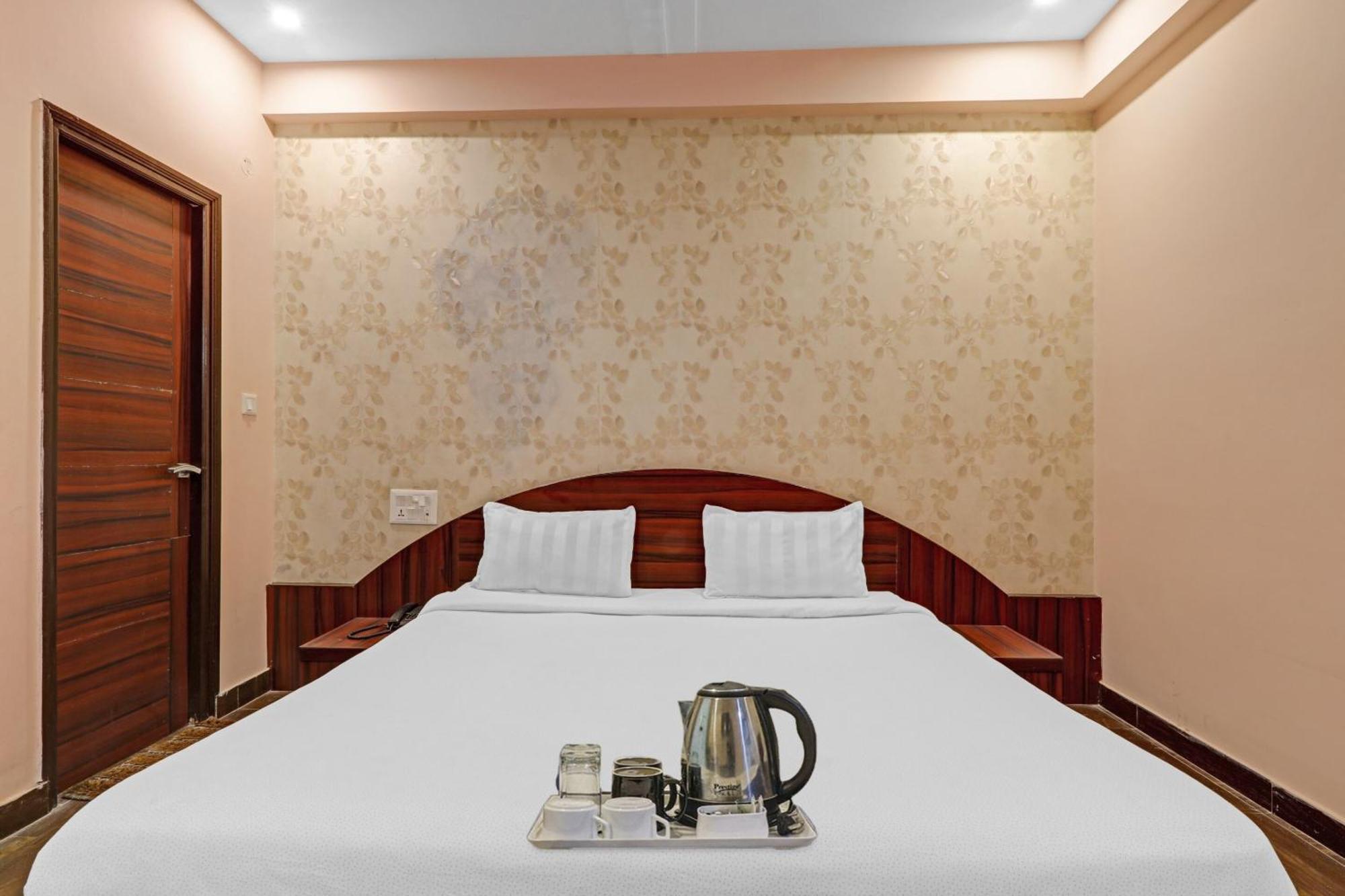 Super Capital O Townhouse Govinda Royal Hotel Kanpur Exterior photo