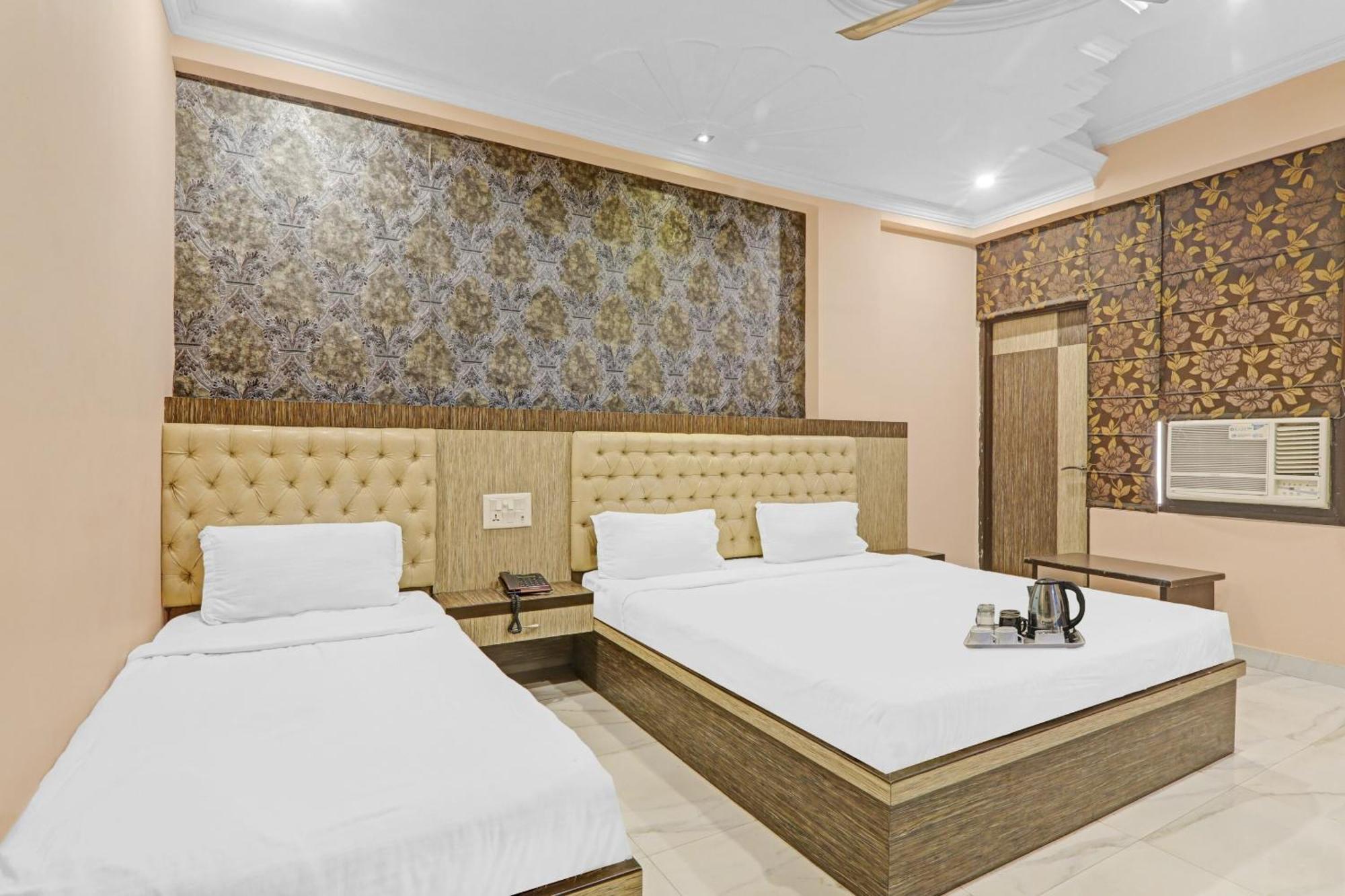 Super Capital O Townhouse Govinda Royal Hotel Kanpur Exterior photo